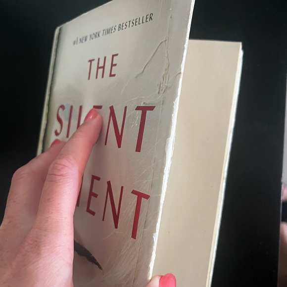 Book! The Silent Patient Book - Picture 3 of 5